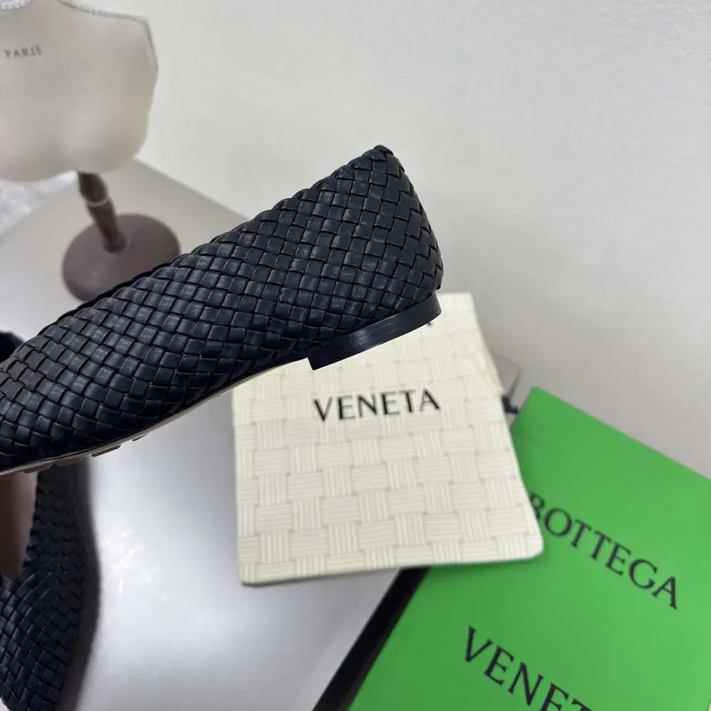 Bottega Veneta Sofia Ballerina in Padded Intreccio Leather for Women in Black Bottega Veneta Sofia Ballerina in Padded Intreccio Leather for Women in Black