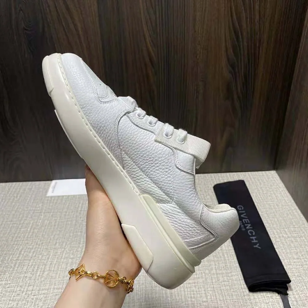 Givenchy Wing Low Sneakers in Leather for Men in White Givenchy Wing Low Sneakers in Leather for Men in White