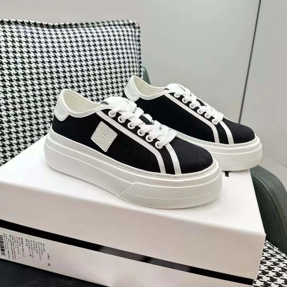 Givenchy City Platform Sneakers in Canvas for Women in Black Givenchy City Platform Sneakers in Canvas for Women in Black
