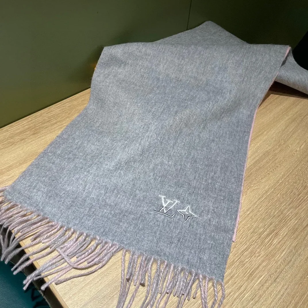 Louis Vuitton The Cashmere Scarf Grey Louis Vuitton The Cashmere Scarf Grey