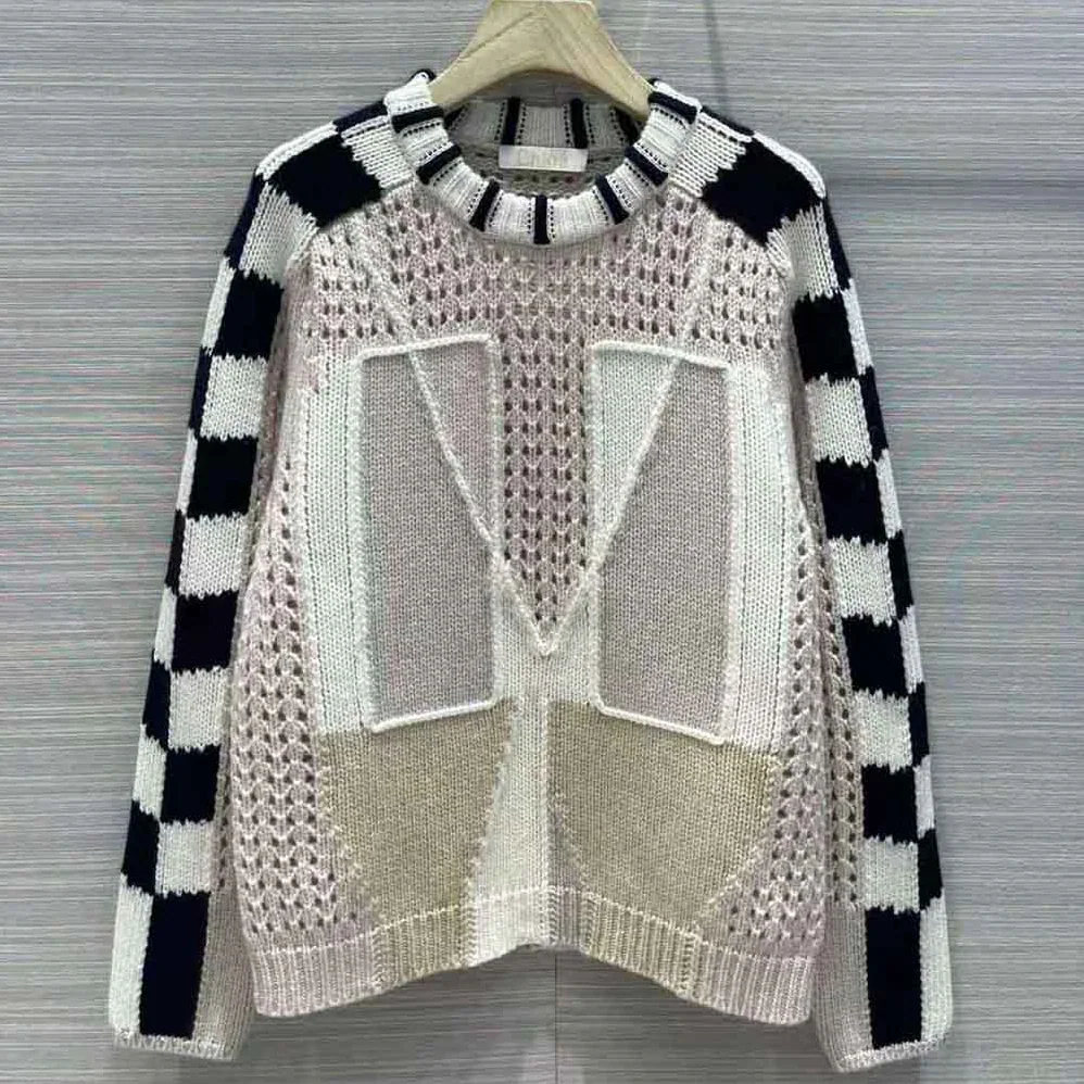 Chloe Graphic Knit Sweater for Women in Beige Chloe Graphic Knit Sweater for Women in Beige