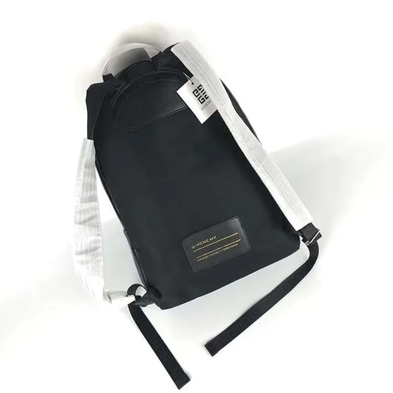 Givenchy 4G Backpack in Leather for Men in Black Givenchy 4G Backpack in Leather for Men in Black