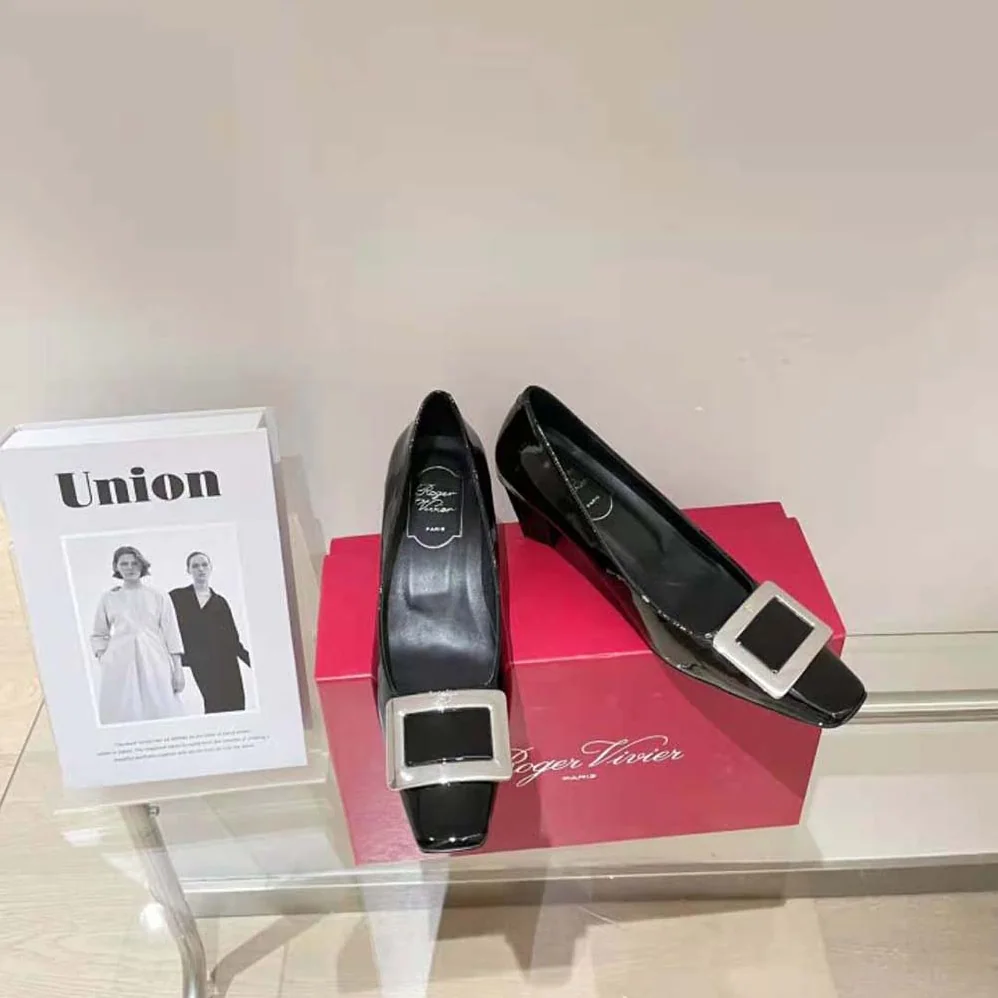 Roger Vivier Belle Vivier Metal Buckle Pumps in Patent Leathe for Women