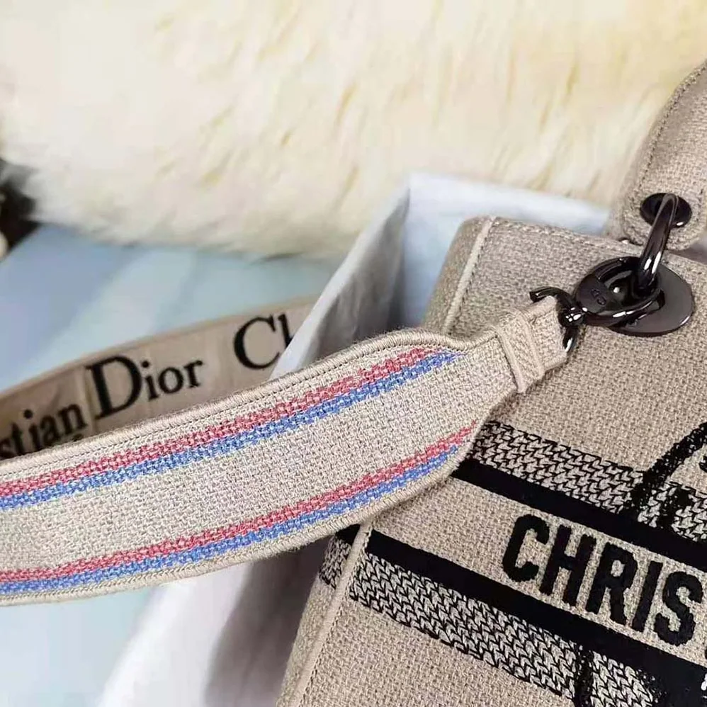 Dior Medium Lady D-Lite Bag Beige Jute Canvas Embroidered with Dior Union Motif for Women Dior Medium Lady D-Lite Bag Beige Jute Canvas Embroidered with Dior Union Motif for Women