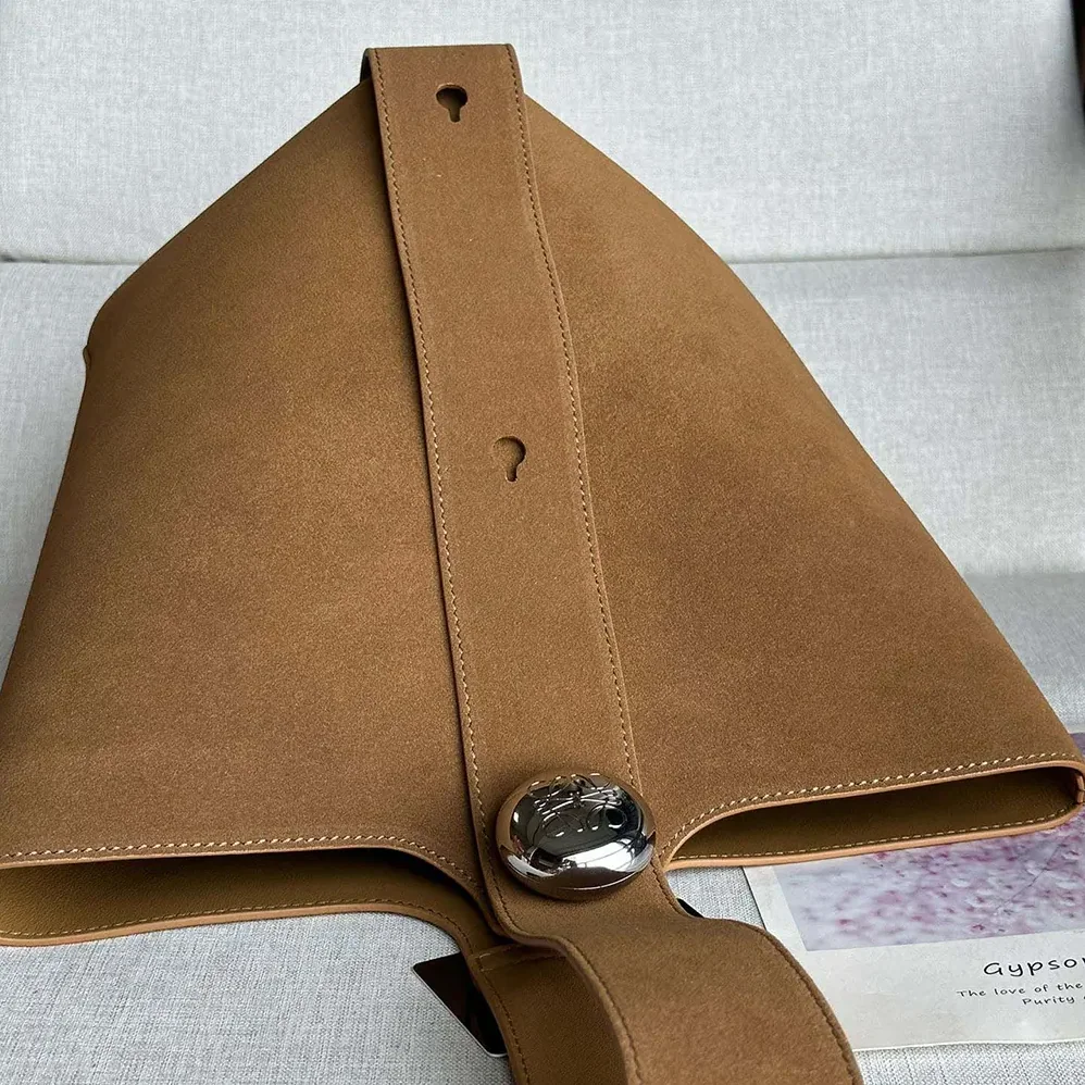 Loewe Large Pebble Bucket Bag in Suede Calfskin-BANBBBHX01 for Unisex Loewe Large Pebble Bucket Bag in Suede Calfskin-BANBBBHX01 for Unisex