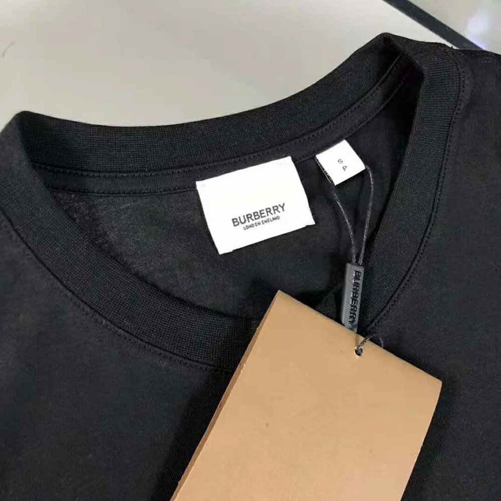 Burberry Shark Graphic Cotton Oversized T-shirt for Men in Black