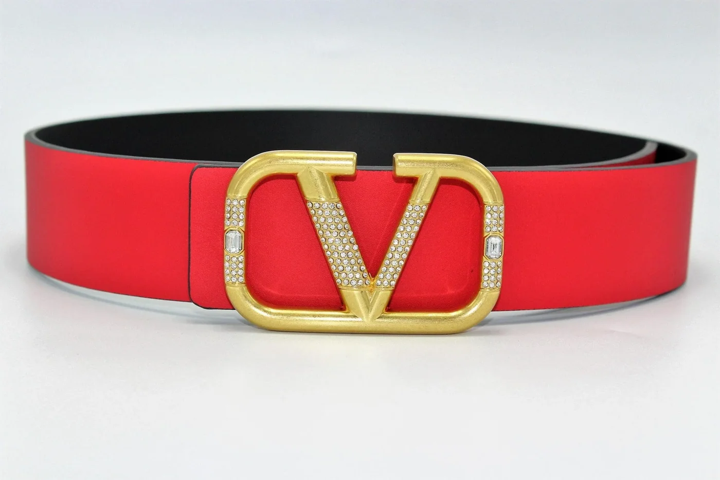REVERSIBLE V DIAMOND LOGO SIGNATURE BELT IN GLOSSY CALFSKIN