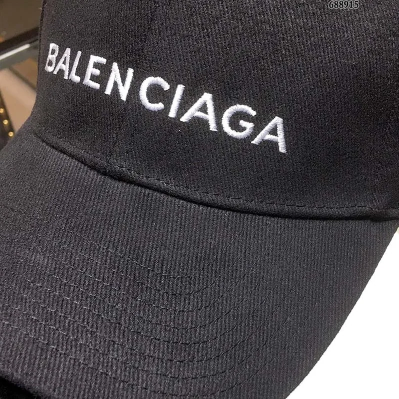 Balenciaga Classic Baseball Cap with Balenciaga Embroidered Logo for Unisex in Black