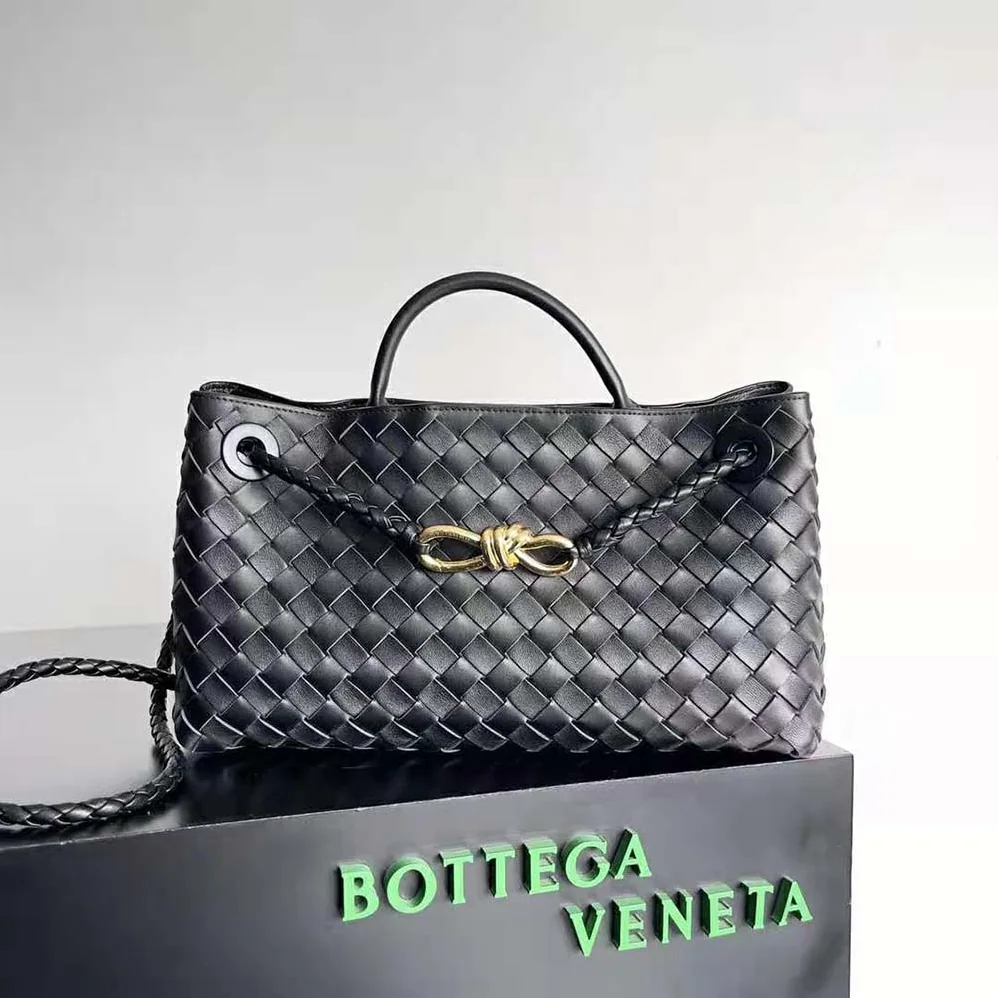 Bottega Veneta Small East/West Andiamo for Women in Black