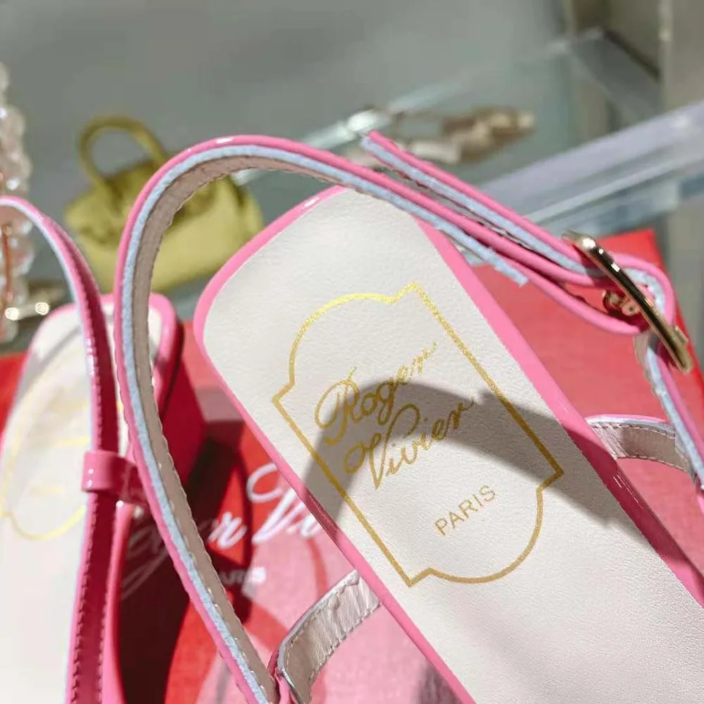 Roger Vivier Belle Vivier Lacquered Buckle Slingback Pumps in Fabric for Women in Pink Roger Vivier Belle Vivier Lacquered Buckle Slingback Pumps in Fabric for Women in Pink