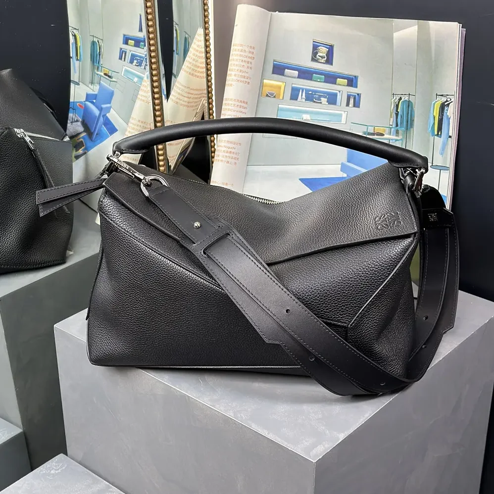 Loewe Large Puzzle Edge Bag in Grained Calfskin for Unisex in Black Loewe Large Puzzle Edge Bag in Grained Calfskin for Unisex in Black