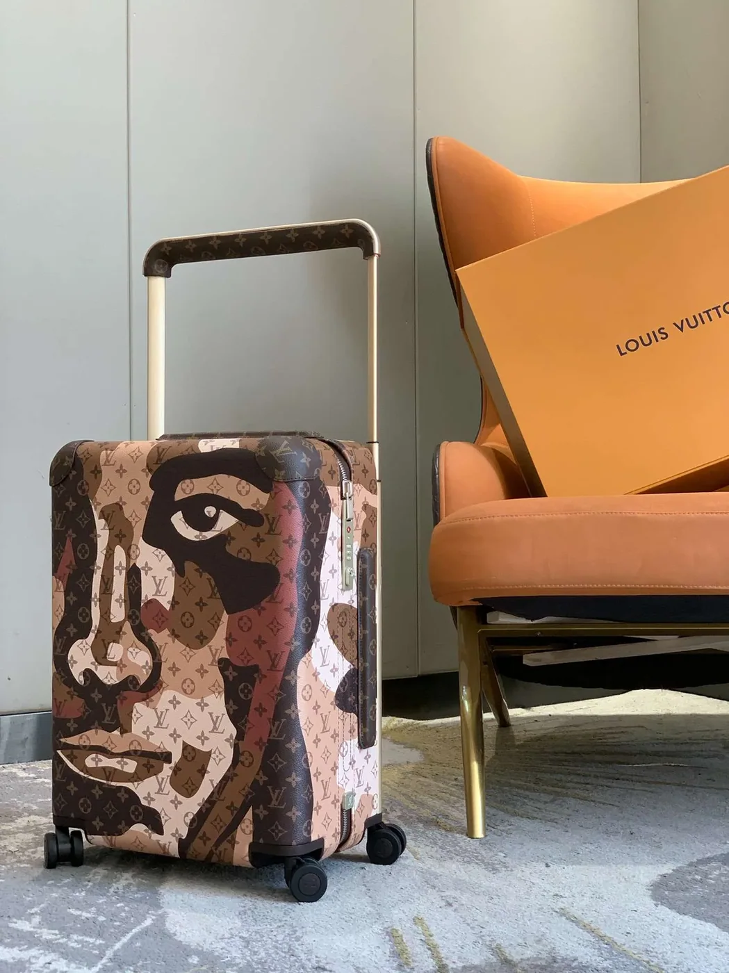 Louis Vuitton Horizon 55 Suitcase in Monogram Brown Champagne Hardware Louis Vuitton Horizon 55 Suitcase in Monogram Brown Champagne Hardware