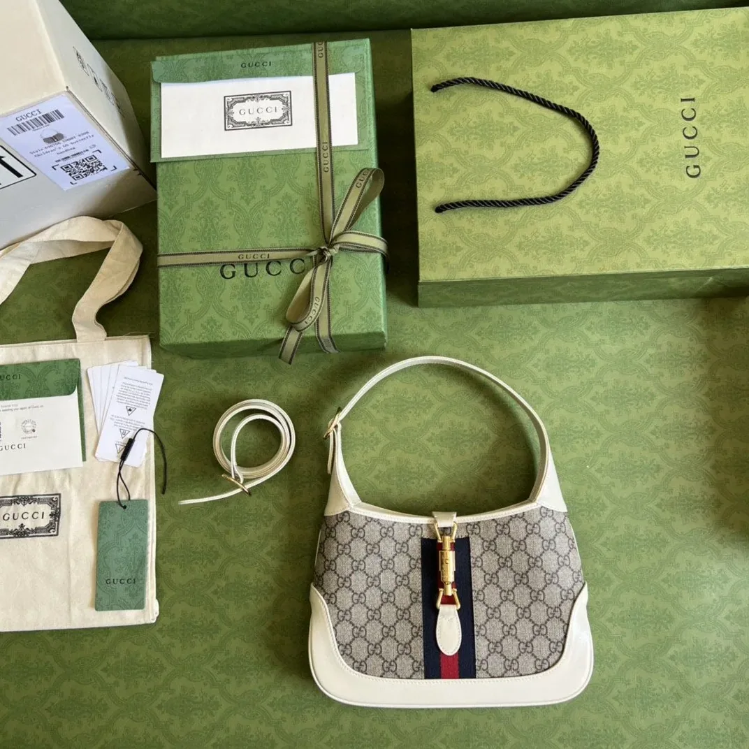 Gucci Jackie 1961 Small Shoulder Bag Beige And Ebony GG Supreme Canvas / Gucci Jackie 1961 Small Shoulder Bag Beige And Ebony GG Supreme Canvas /