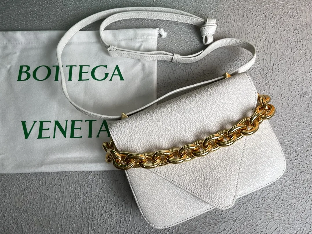 Bottega Veneta Mount White Bottega Veneta Mount White