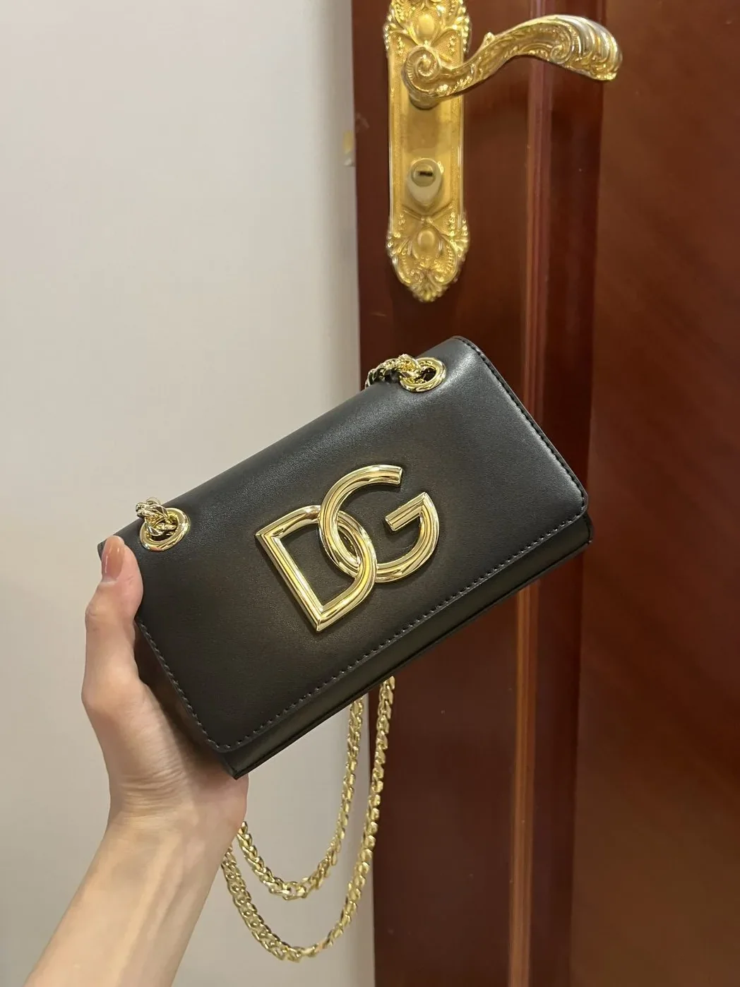 Dolce & Gabbana Polished 3.5 Phone Bag Black / DG
