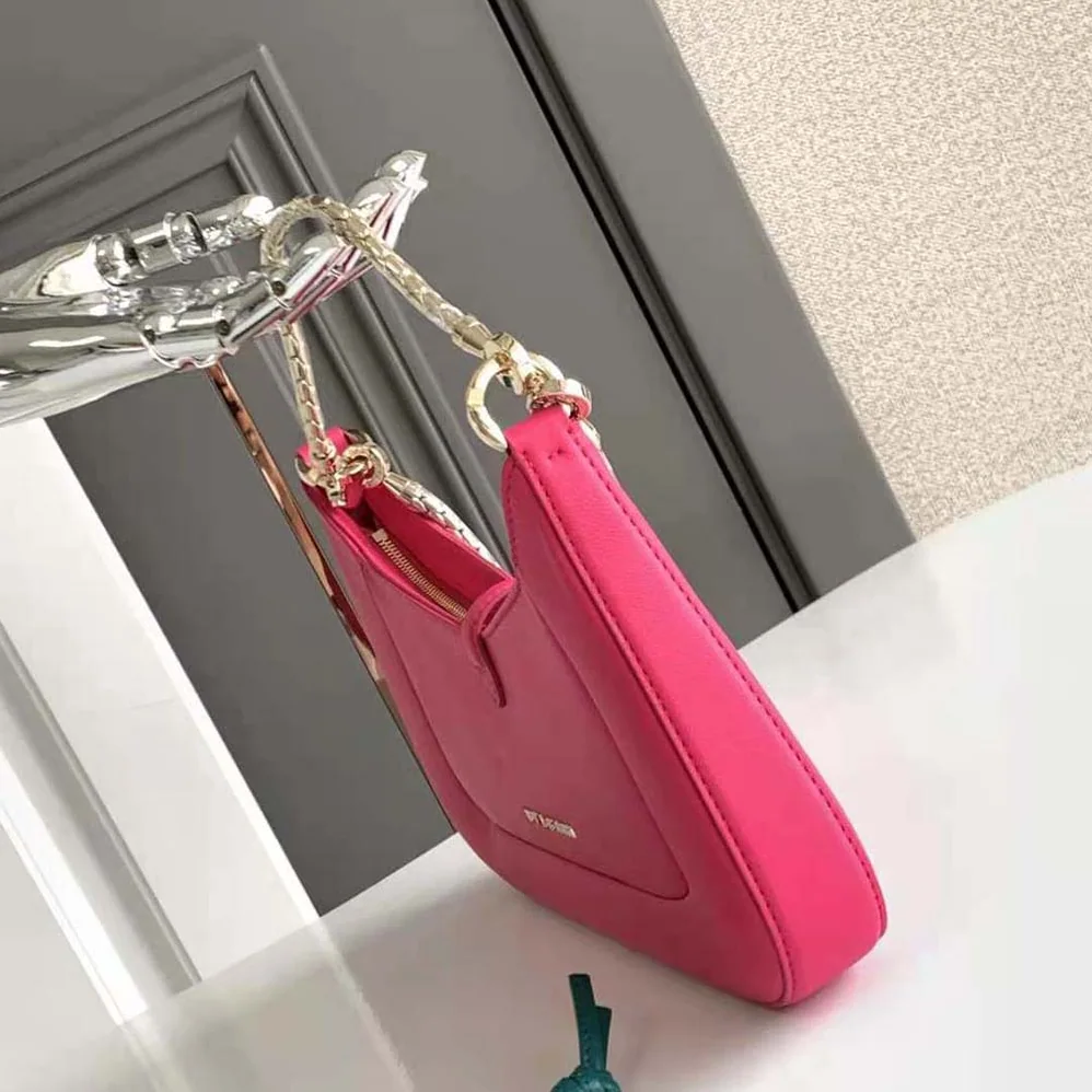 Bvlgari Serpenti Baia Small Shoulder Bag in Calf Leather for Women in Pink Bvlgari Serpenti Baia Small Shoulder Bag in Calf Leather for Women in Pink