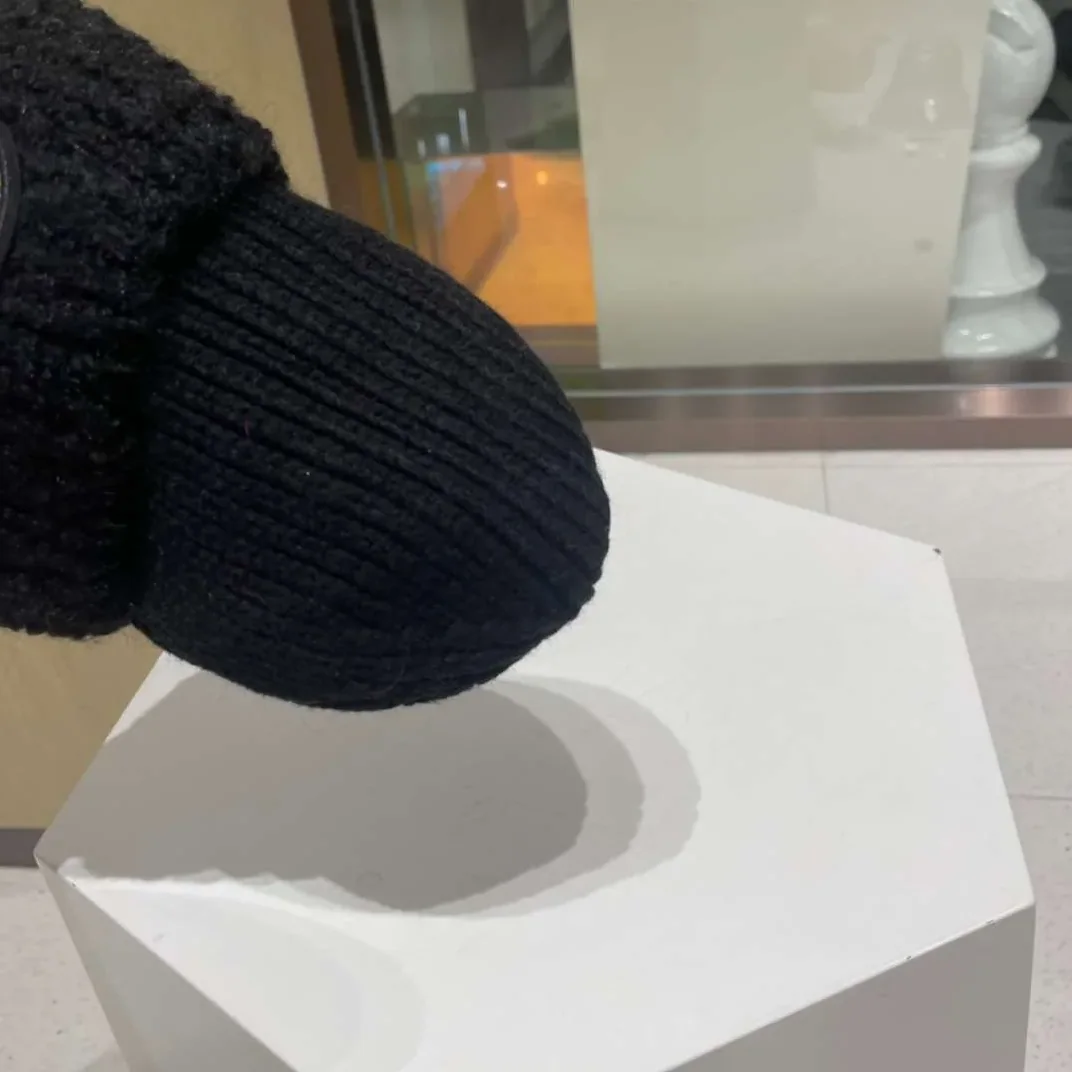 Louis Vuitton Ahead Beanie Black Louis Vuitton Ahead Beanie Black