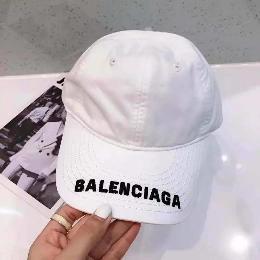 Balenciaga Logo Visor Cap in White and Black Cotton Drill for Women Balenciaga Logo Visor Cap in White and Black Cotton Drill for Women