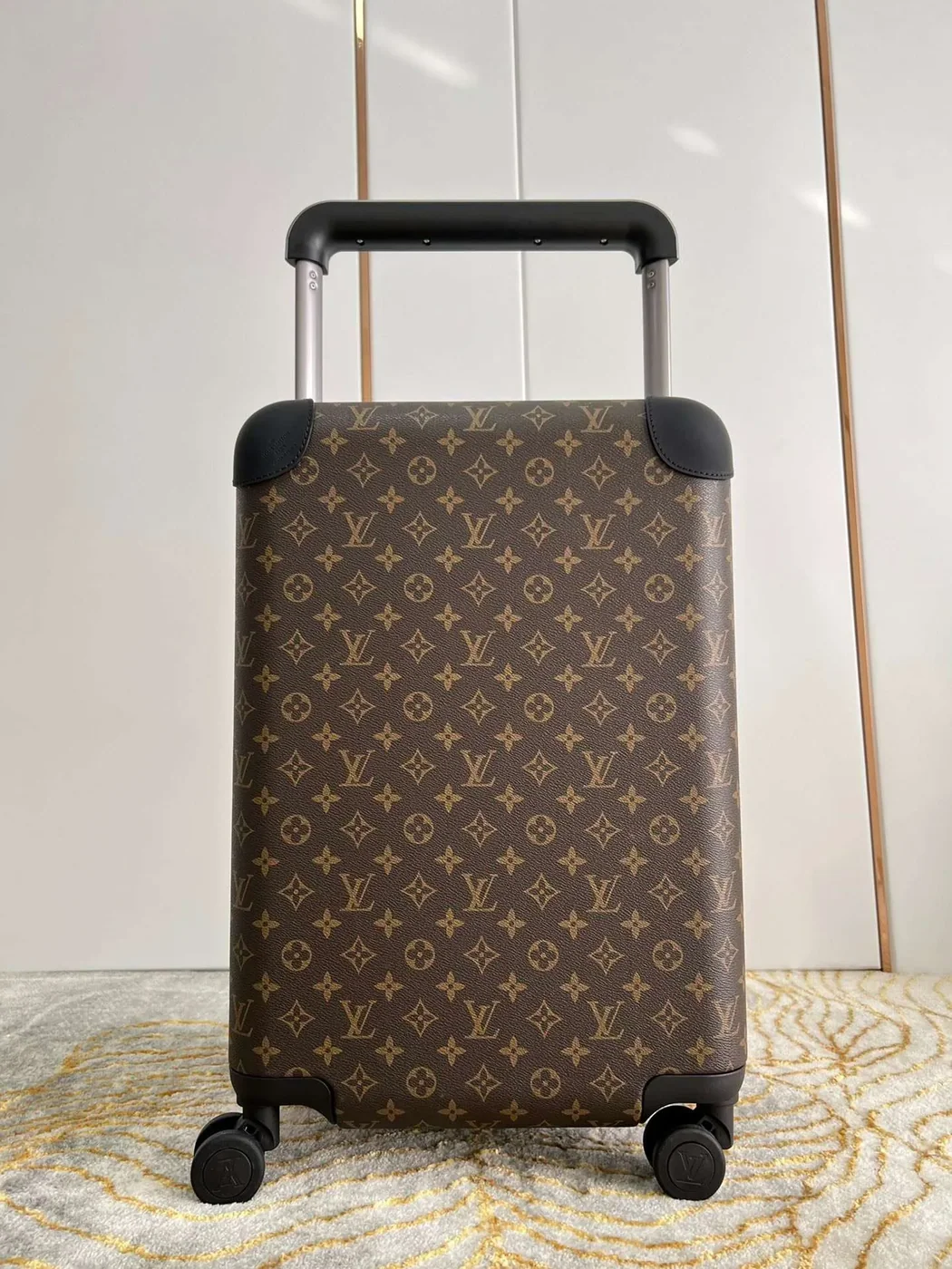 Louis Vuitton Horizon 55 Suitcase in Brown Champagne Hardware
