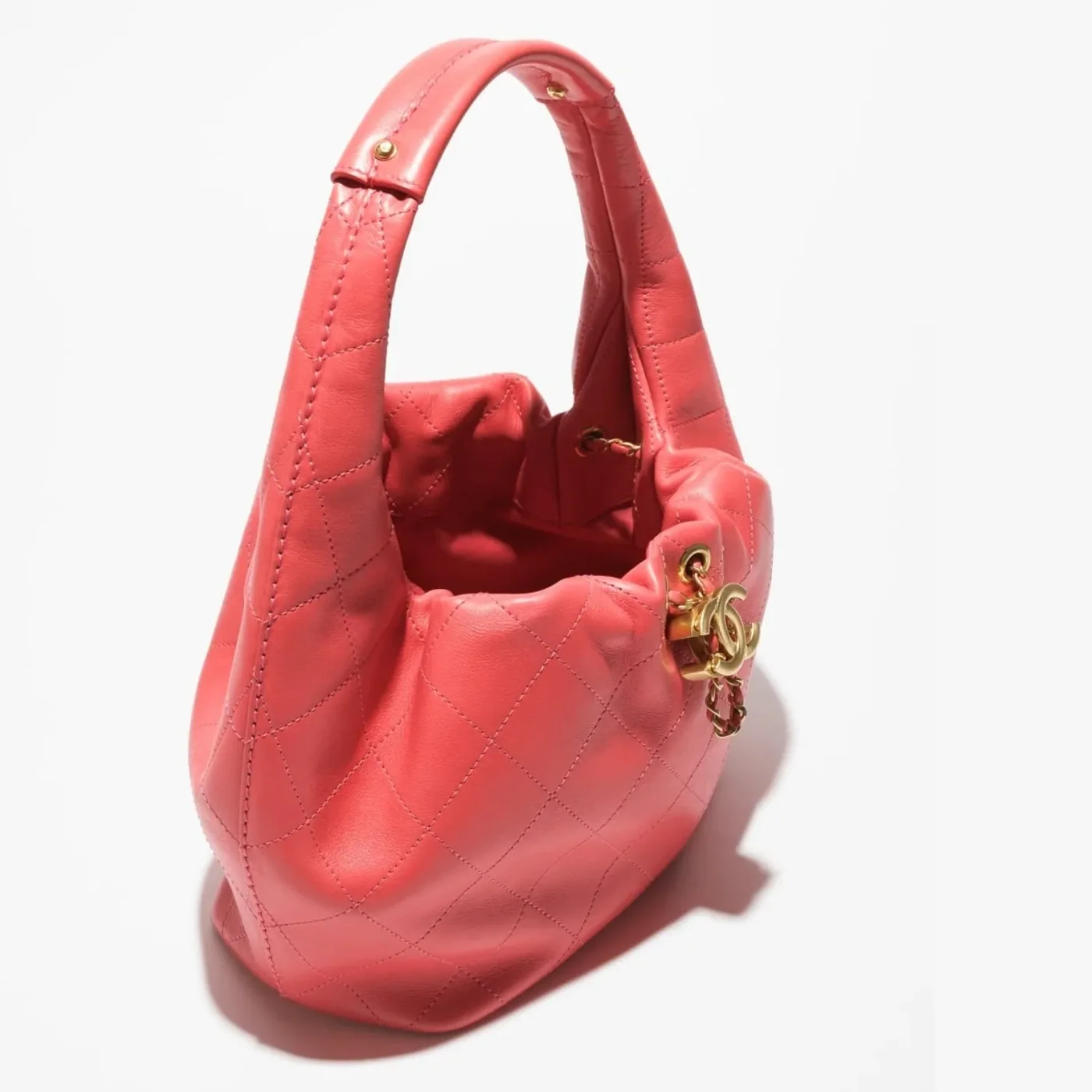 Chanel Hobo Handbag Coral /