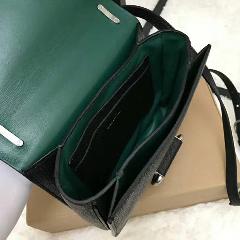 Burberry The Small Leather D-Ring Bag for Women in Black