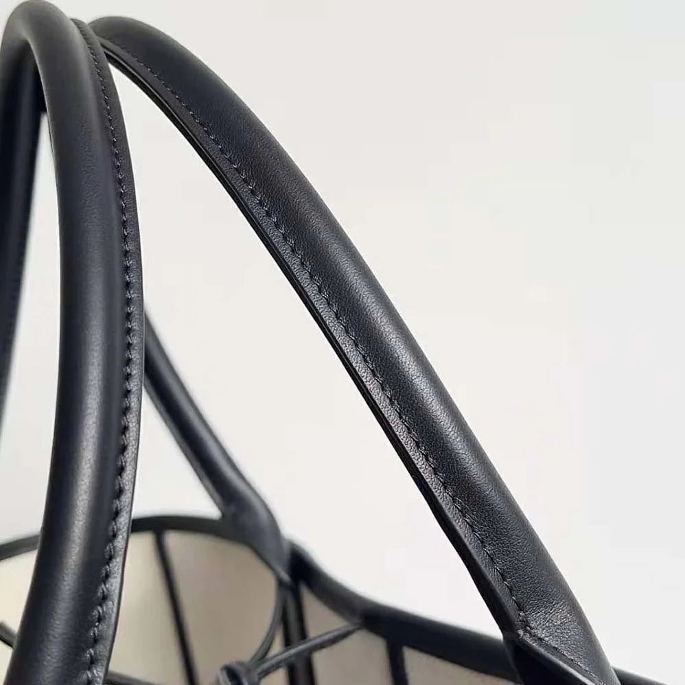 Bottega Veneta Large Arco Tote Bag for Women in Black Bottega Veneta Large Arco Tote Bag for Women in Black