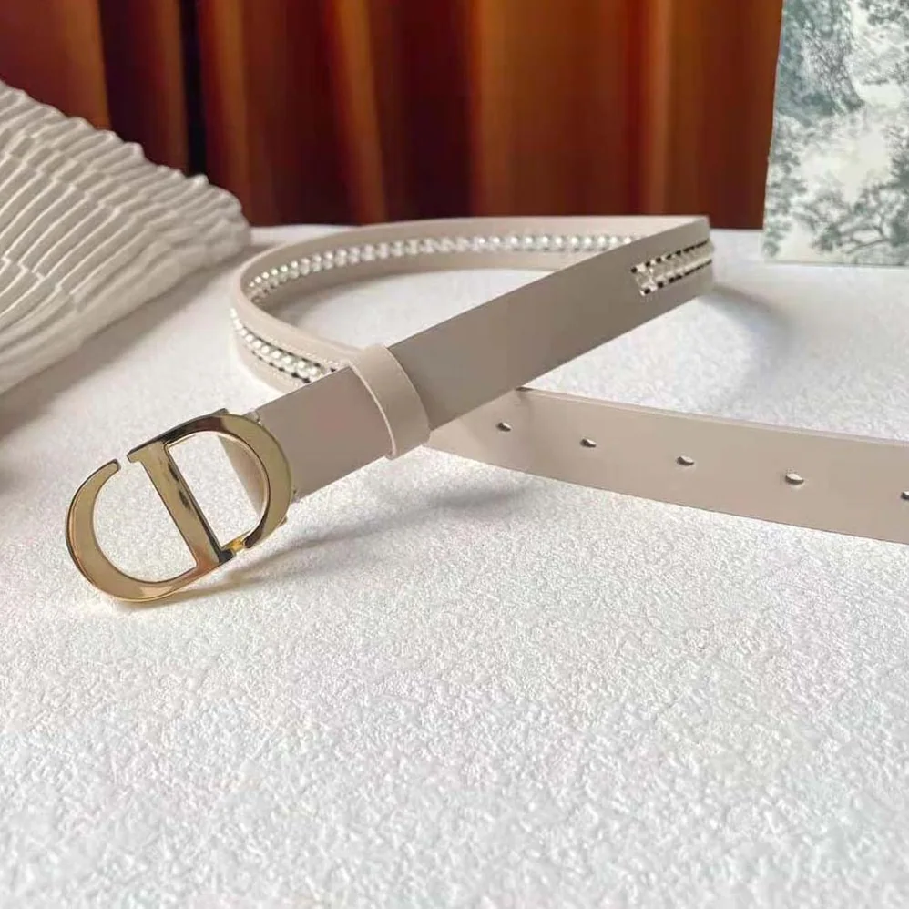 Dior 30 Montaigne Belt Aesthetic Beige Smooth Calfskin and White Glass Pearls 25 MM for Women Dior 30 Montaigne Belt Aesthetic Beige Smooth Calfskin and White Glass Pearls 25 MM for Women