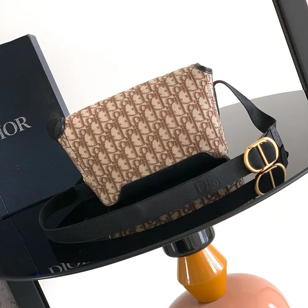 Dior Mini Dior Jett Messenger Bag with Flap Brown Dior Oblique Jacquard for Men Dior Mini Dior Jett Messenger Bag with Flap Brown Dior Oblique Jacquard for Men