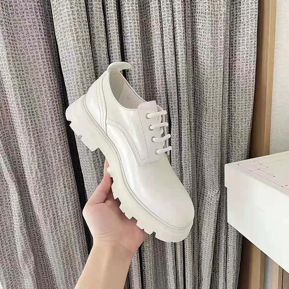 Alexander Mcqueen Wander Lace-Up for Women in White Alexander Mcqueen Wander Lace-Up for Women in White