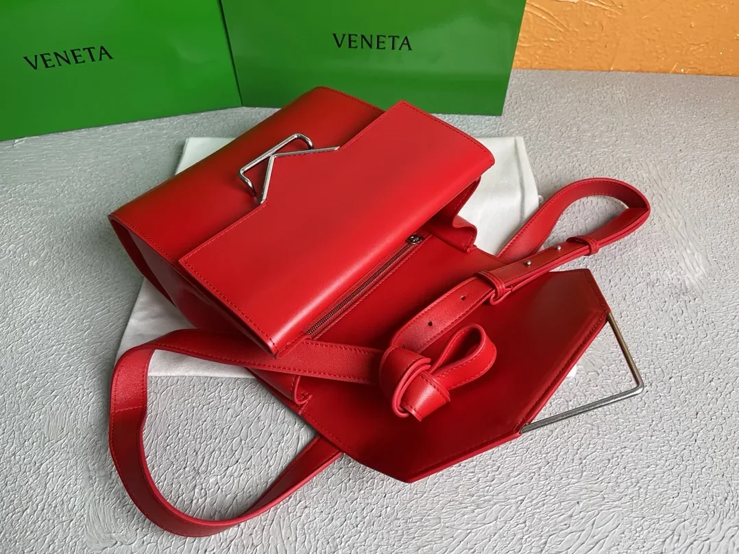 Bottega Veneta Clip Bag Red