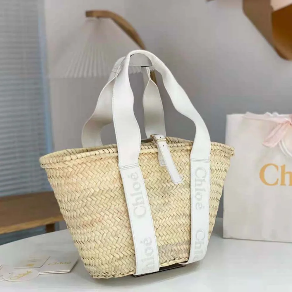 Chloe Sense Medium Basket for Women in White Chloe Sense Medium Basket for Women in White