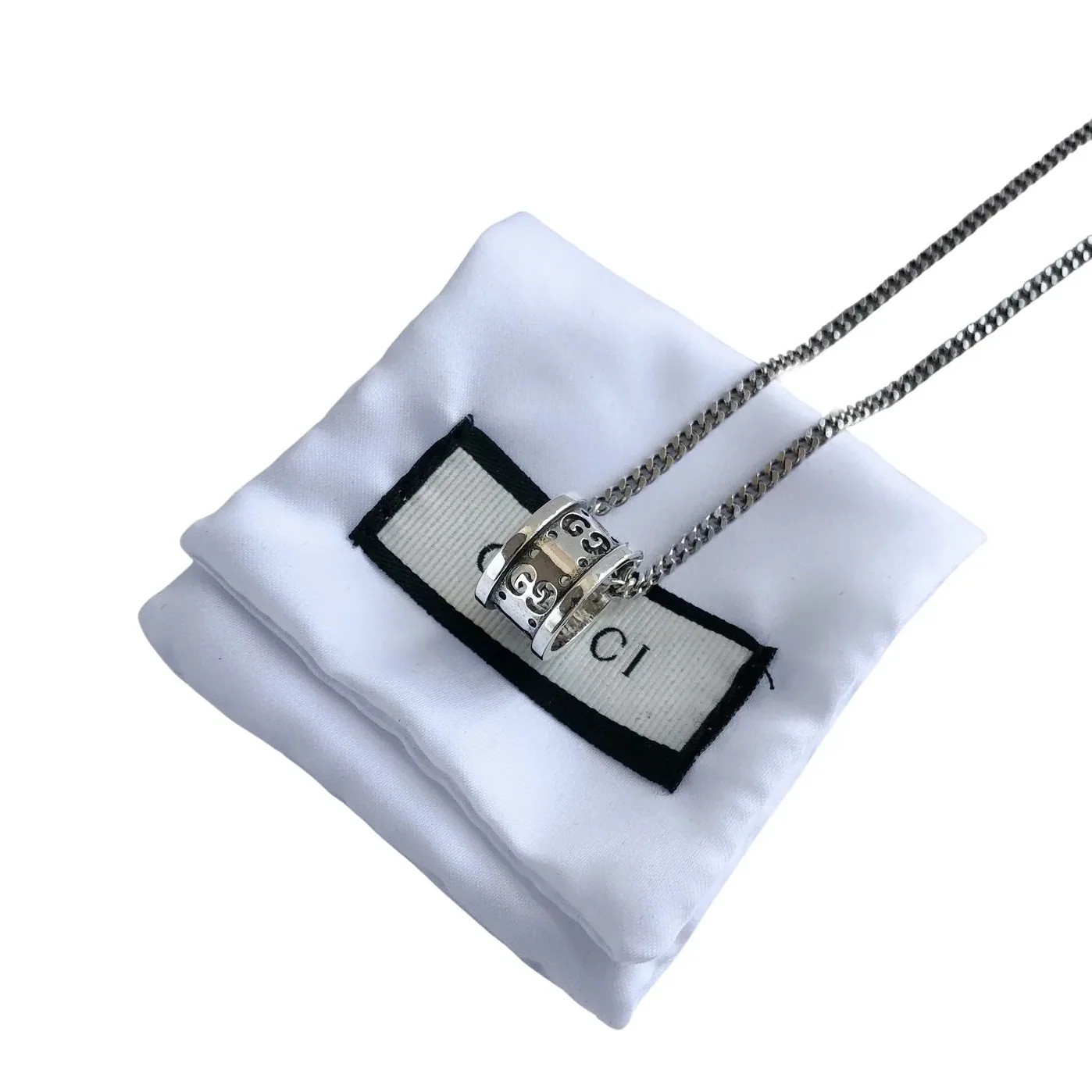 Gucci Hollow Waist Necklace Silver