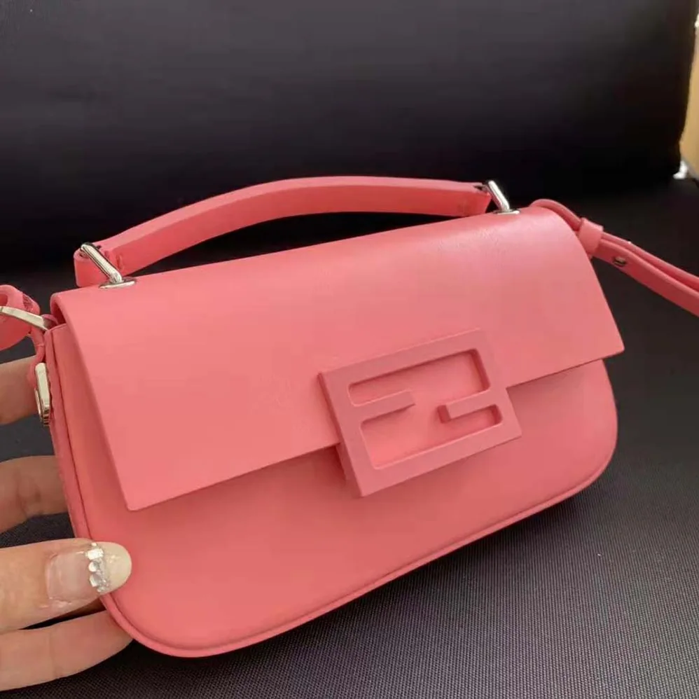 Fendi Baguette Phone Pouch Pink Patent Leather Pouch for Women Fendi Baguette Phone Pouch Pink Patent Leather Pouch for Women