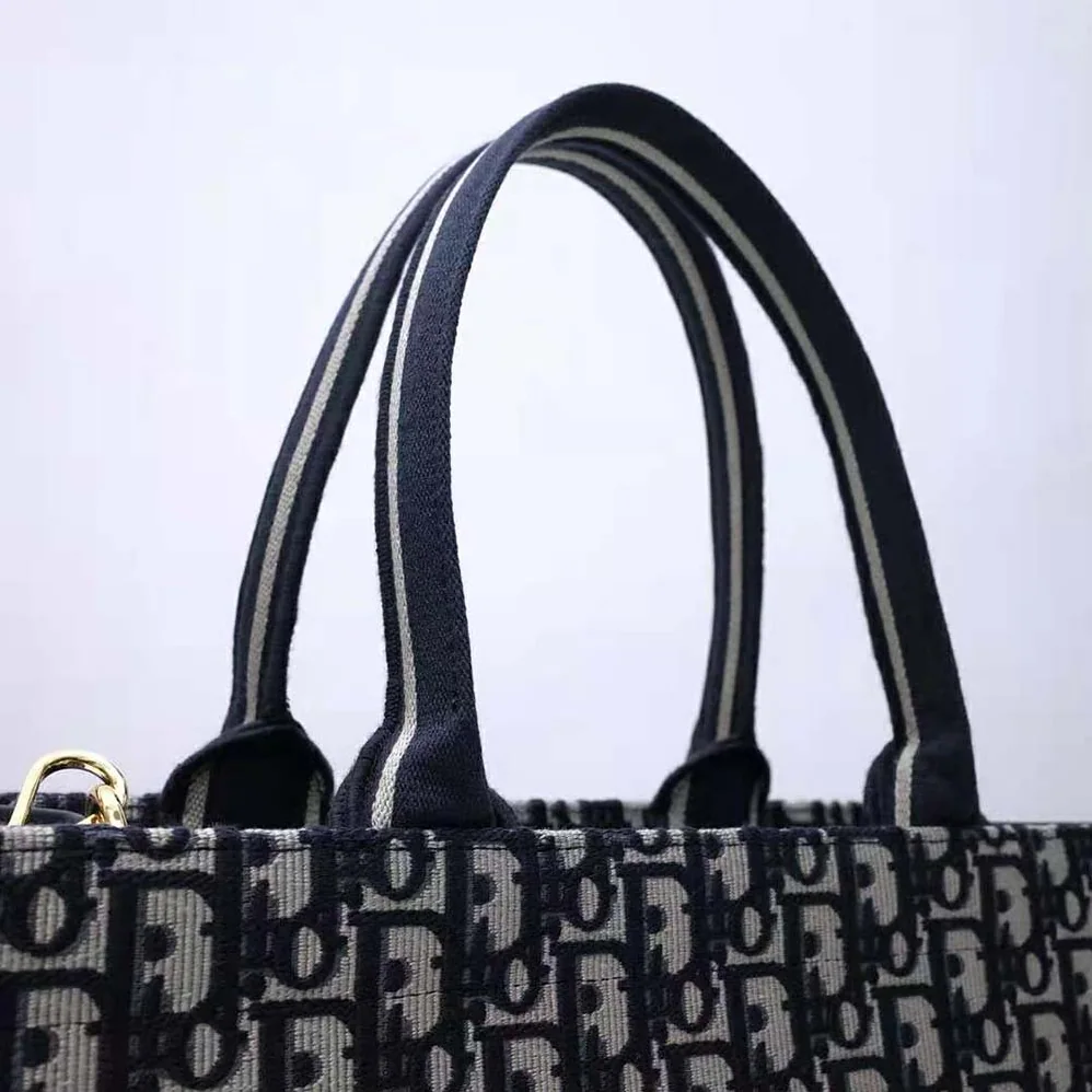 Dior Medium Dior Book Tote Blue Dior Oblique Embroidery and Calfskin for Women Dior Medium Dior Book Tote Blue Dior Oblique Embroidery and Calfskin for Women