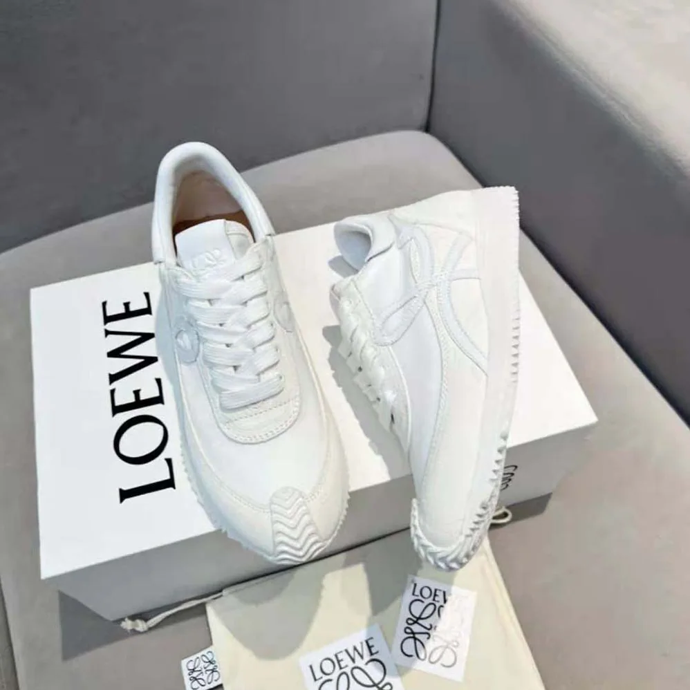 Loewe Flow Runner in Calfskin for Unisex in White Loewe Flow Runner in Calfskin for Unisex in White