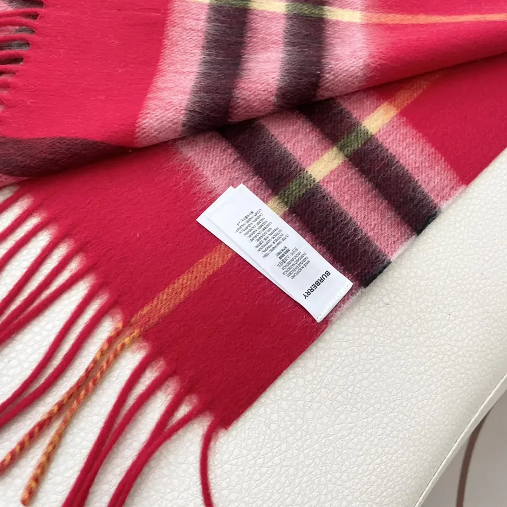 Burberry Check Cashmere Scarf for Unisex in Red Burberry Check Cashmere Scarf for Unisex in Red