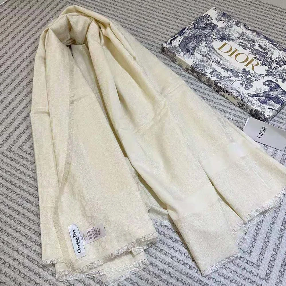Dior Oblique Shawl Gold-Tone Silk Blend and Metallic Thread for Unisex Dior Oblique Shawl Gold-Tone Silk Blend and Metallic Thread for Unisex