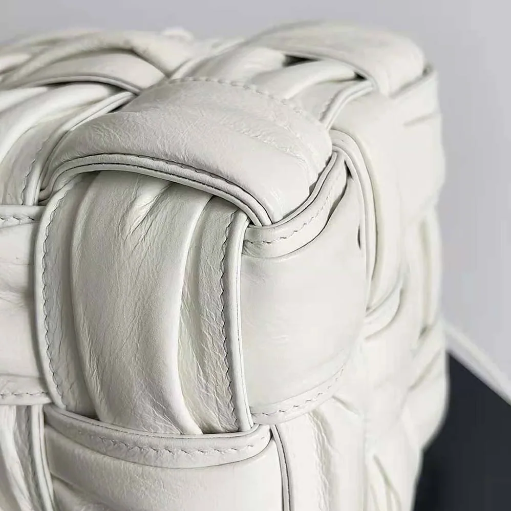 Bottega Veneta Small Cassette Bucket Bag in Lambskin Leather for Women in White