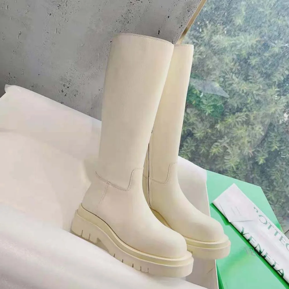 Bottega Veneta Lug Boot in Calfskin Leather for Women in White