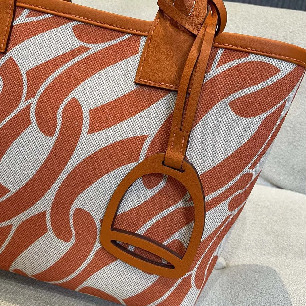 Hermes Steeple 25 Ecru Tote Bag for Unisex in Orange