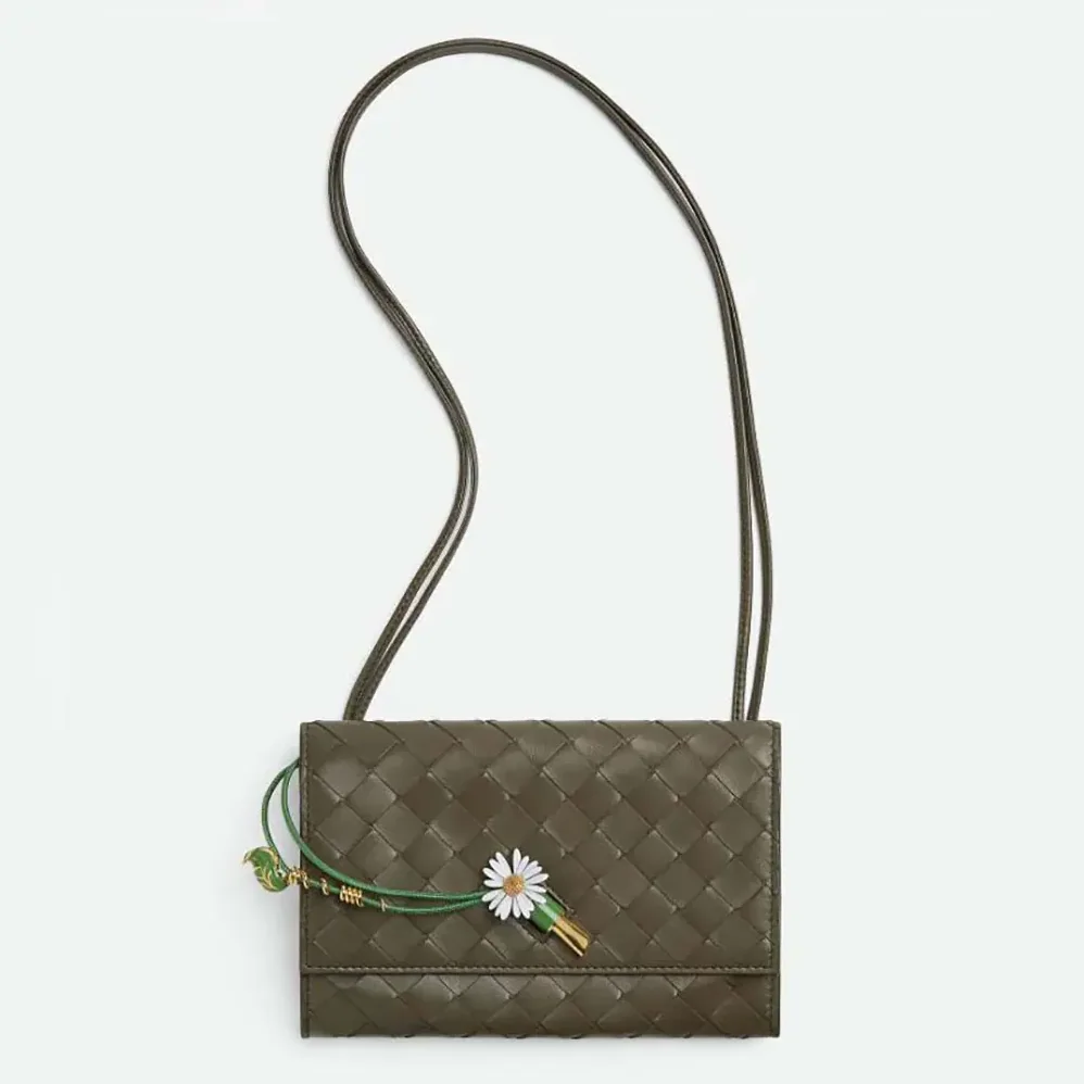 Bottega Veneta Andiamo Daisy Pouch+Dark Green for Women Bottega Veneta Andiamo Daisy Pouch+Dark Green for Women