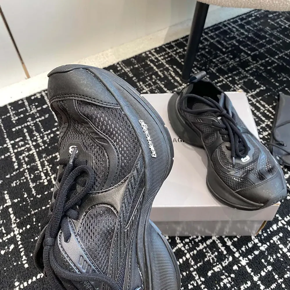 Balenciaga Circuit Sneaker in Black Polyester for Unisex Balenciaga Circuit Sneaker in Black Polyester for Unisex