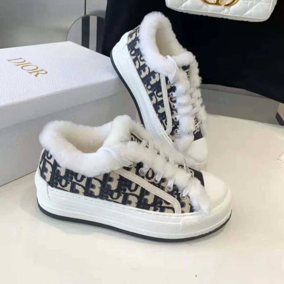 Dior Walk'n'dior Platform Sneaker Deep Blue Dior Oblique Embroidered Cotton and White Shearling for Women Dior Walk'n'dior Platform Sneaker Deep Blue Dior Oblique Embroidered Cotton and White Shearling for Women
