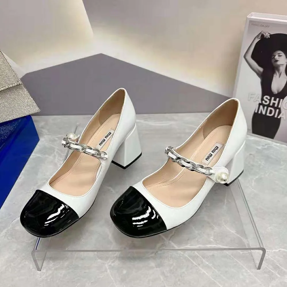 Miu Miu Patent Leather Pumps in 65 mm Heel Height for Women in White Miu Miu Patent Leather Pumps in 65 mm Heel Height for Women in White