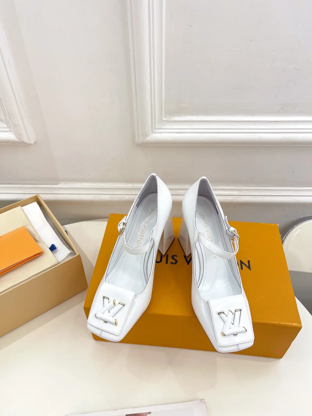 Louis Vuitton Shake Pump White / 2.2 in inch Louis Vuitton Shake Pump White / 2.2 in inch