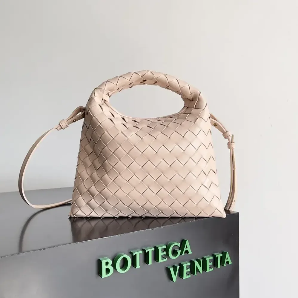 Bottega Veneta Mini Hop in Calf Leather for Women in Pink Bottega Veneta Mini Hop in Calf Leather for Women in Pink