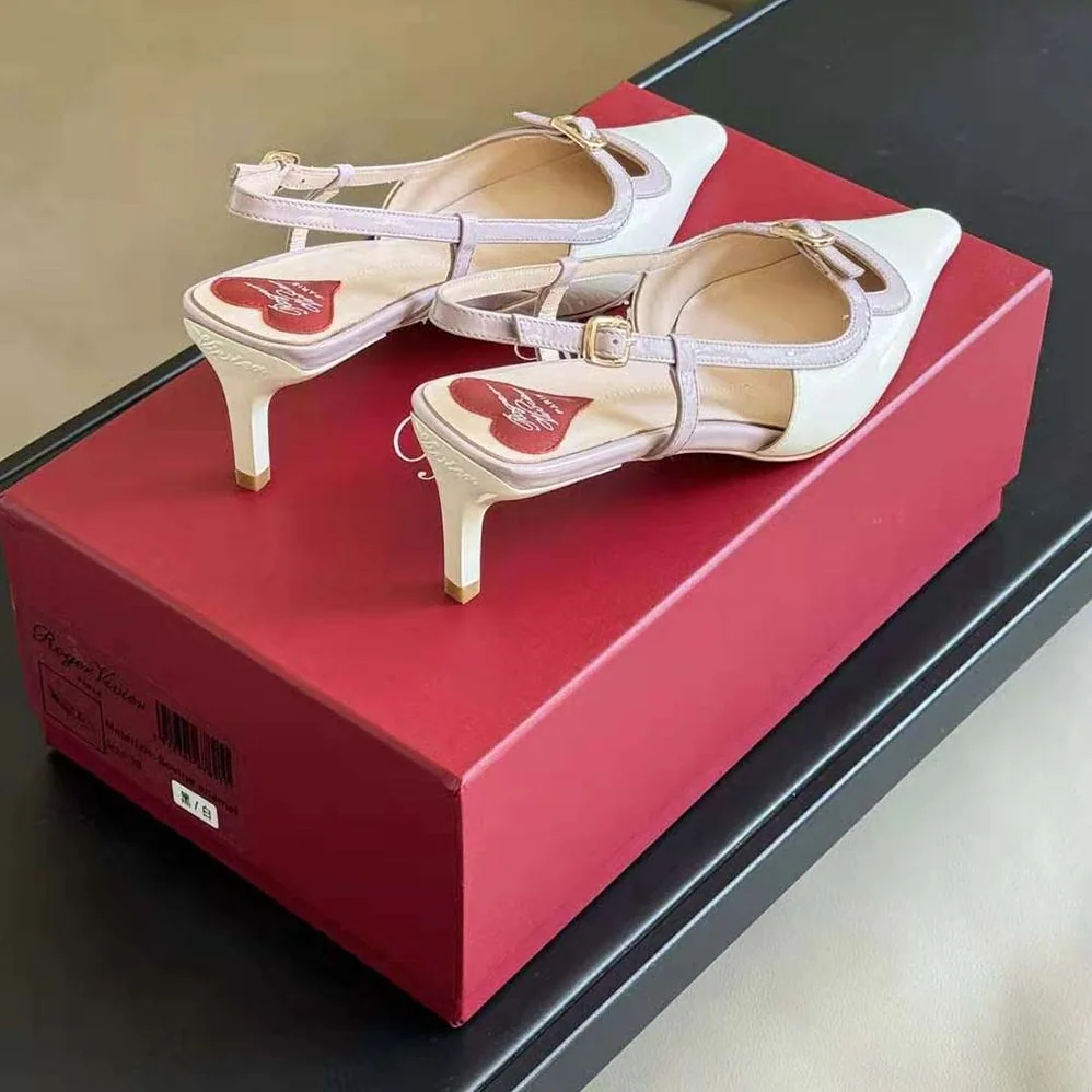 Roger Vivier Viv' Canard Slingback Pumps in Patent Leather for Women in Pink Roger Vivier Viv' Canard Slingback Pumps in Patent Leather for Women in Pink