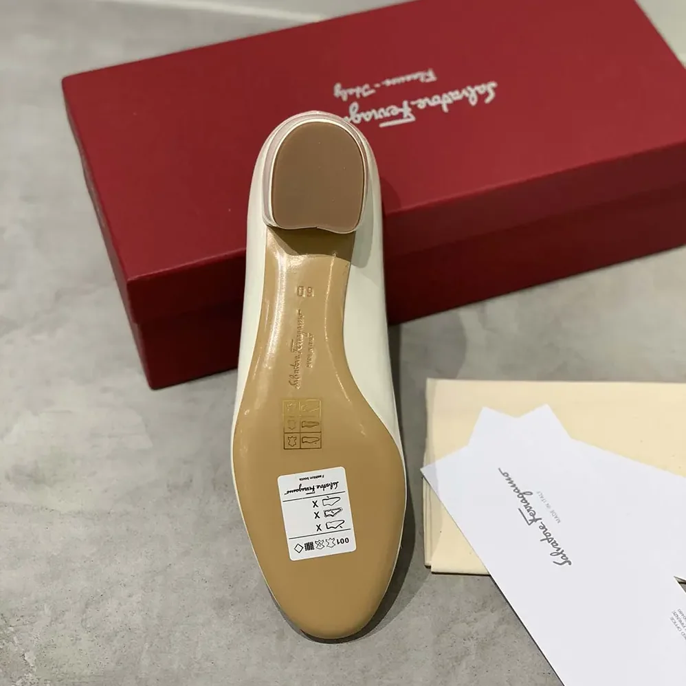 Salvatore Ferragamo Vara Pump for Women in White
