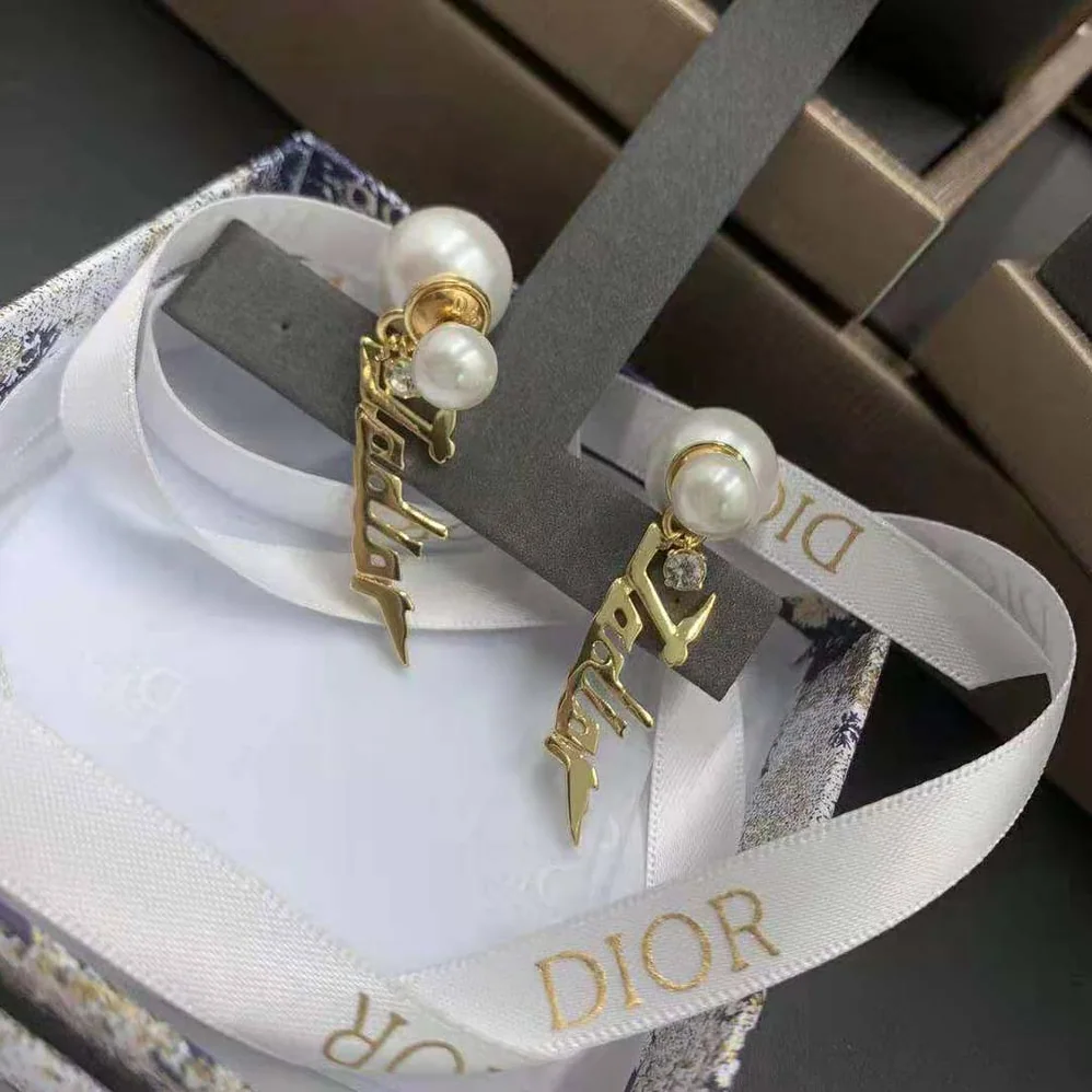 Dior Tribales Earrings Gold-Finish Metal and White Resin Pearls for Women Dior Tribales Earrings Gold-Finish Metal and White Resin Pearls for Women