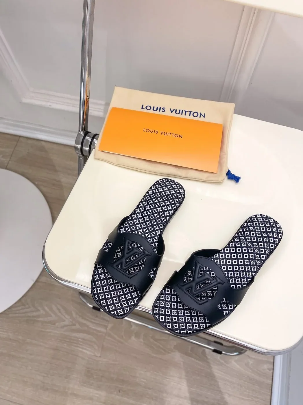 Louis Vuitton Isola Flat Mule LV Black Louis Vuitton Isola Flat Mule LV Black